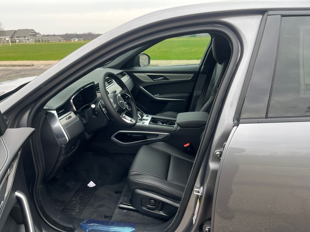 New 2026 Eiger Grey Jaguar P250 R-Dynamic S image 9