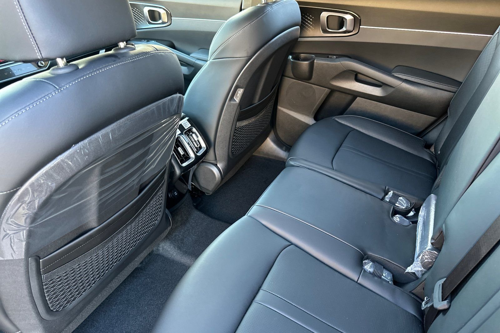 2026 Kia Sorento EX Hybrid - Photo 12