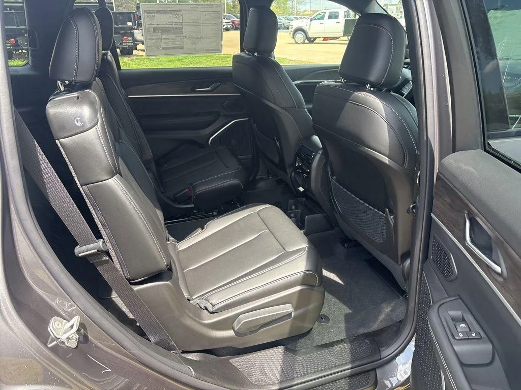 New 2026 Baltic Gray Metallic Clearcoat Jeep Limited image 13