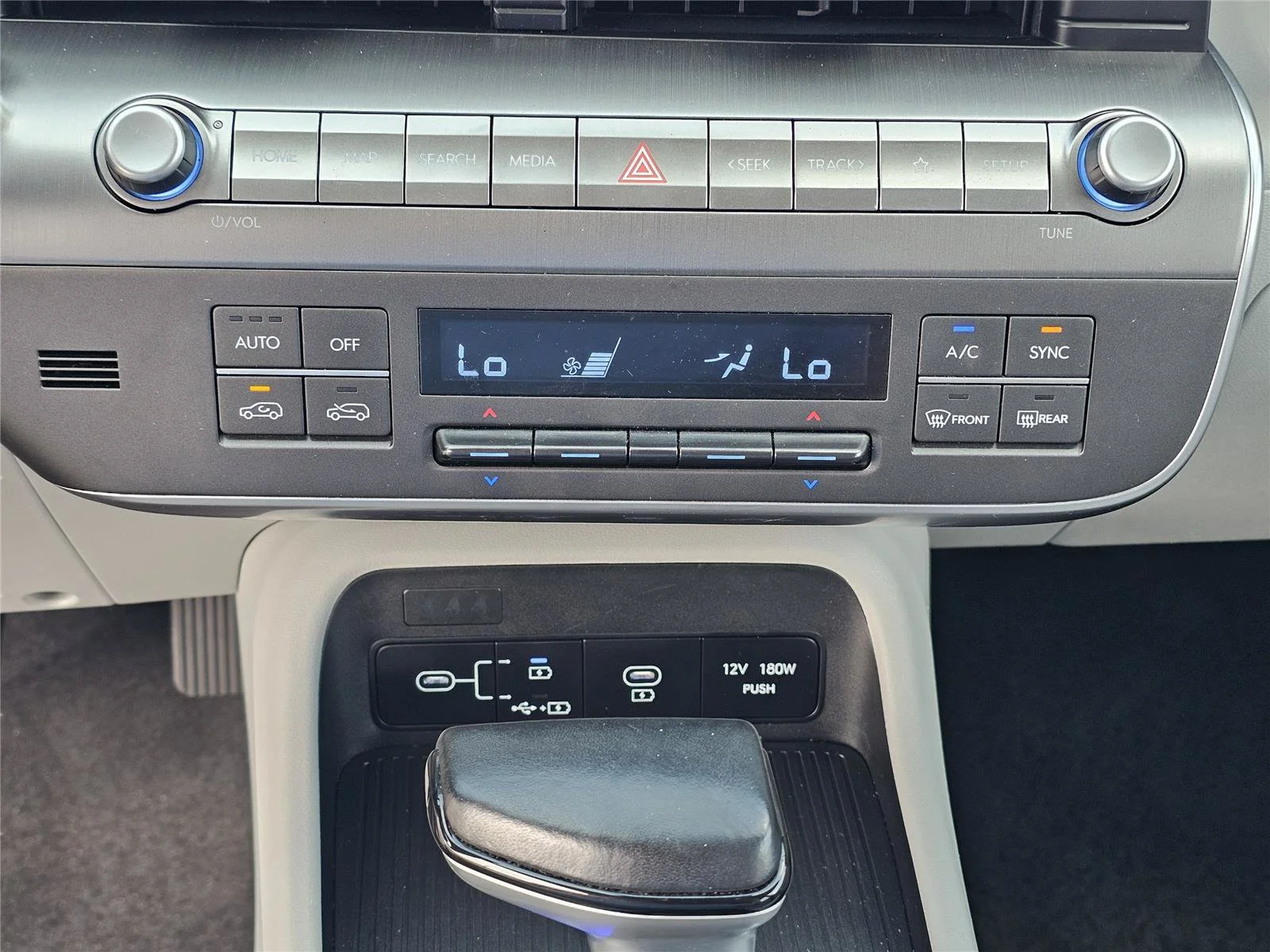 Used 2025 Abyss Black Pearl Hyundai SEL image 28