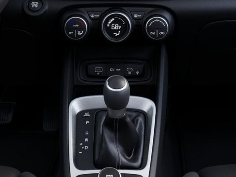 2026 Hyundai Venue SEL - Photo 16