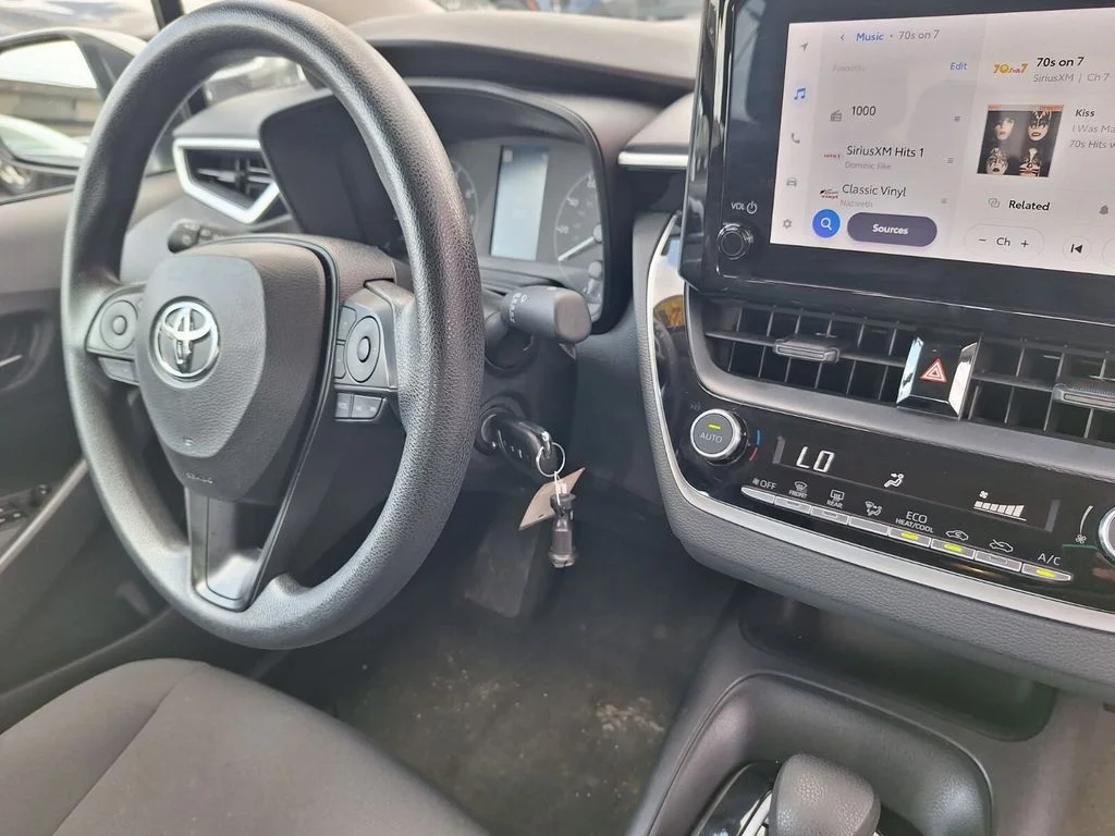 2024 Toyota Corolla LE - Photo 30