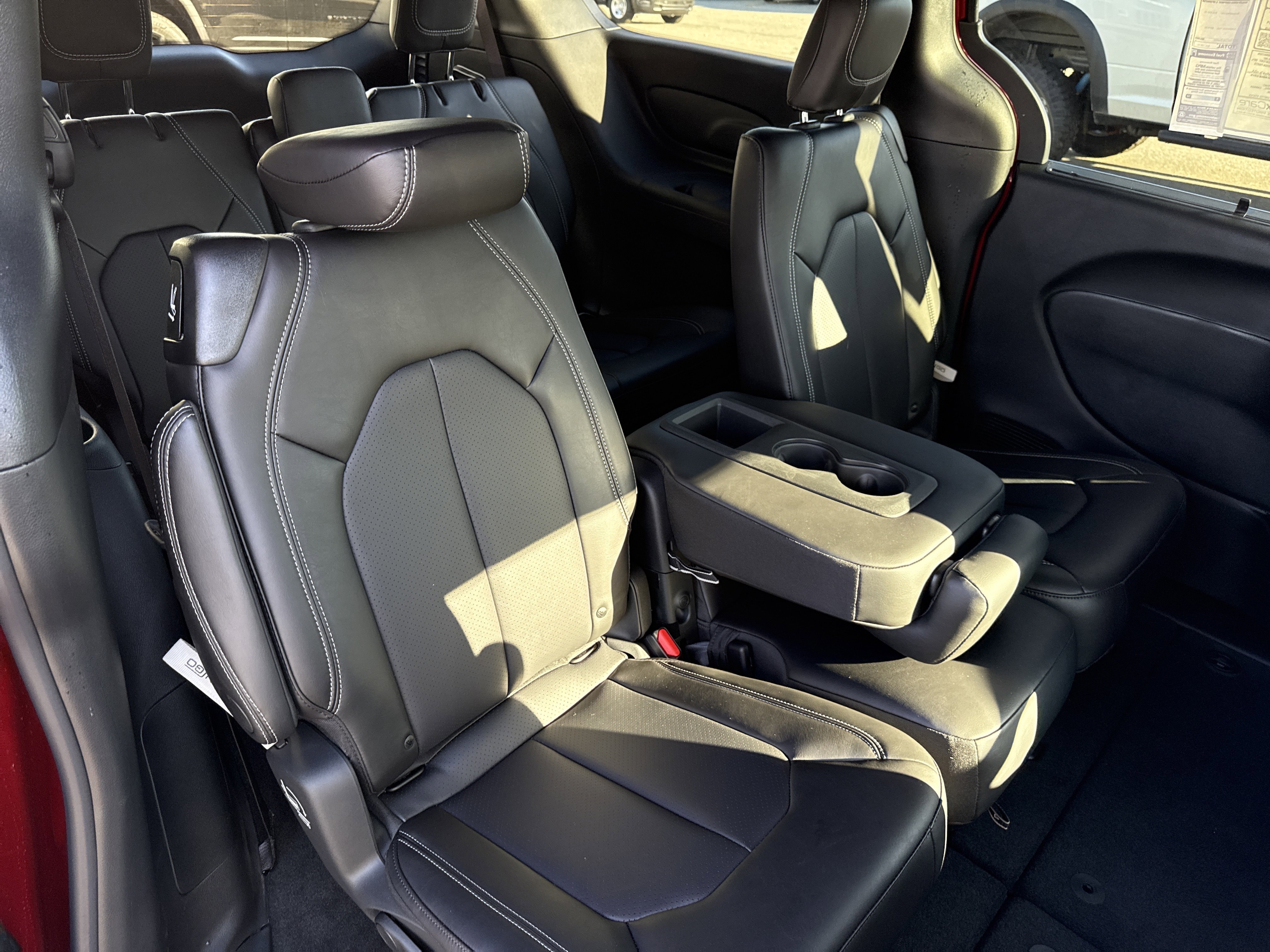 2026 Chrysler Pacifica Select - Photo 12