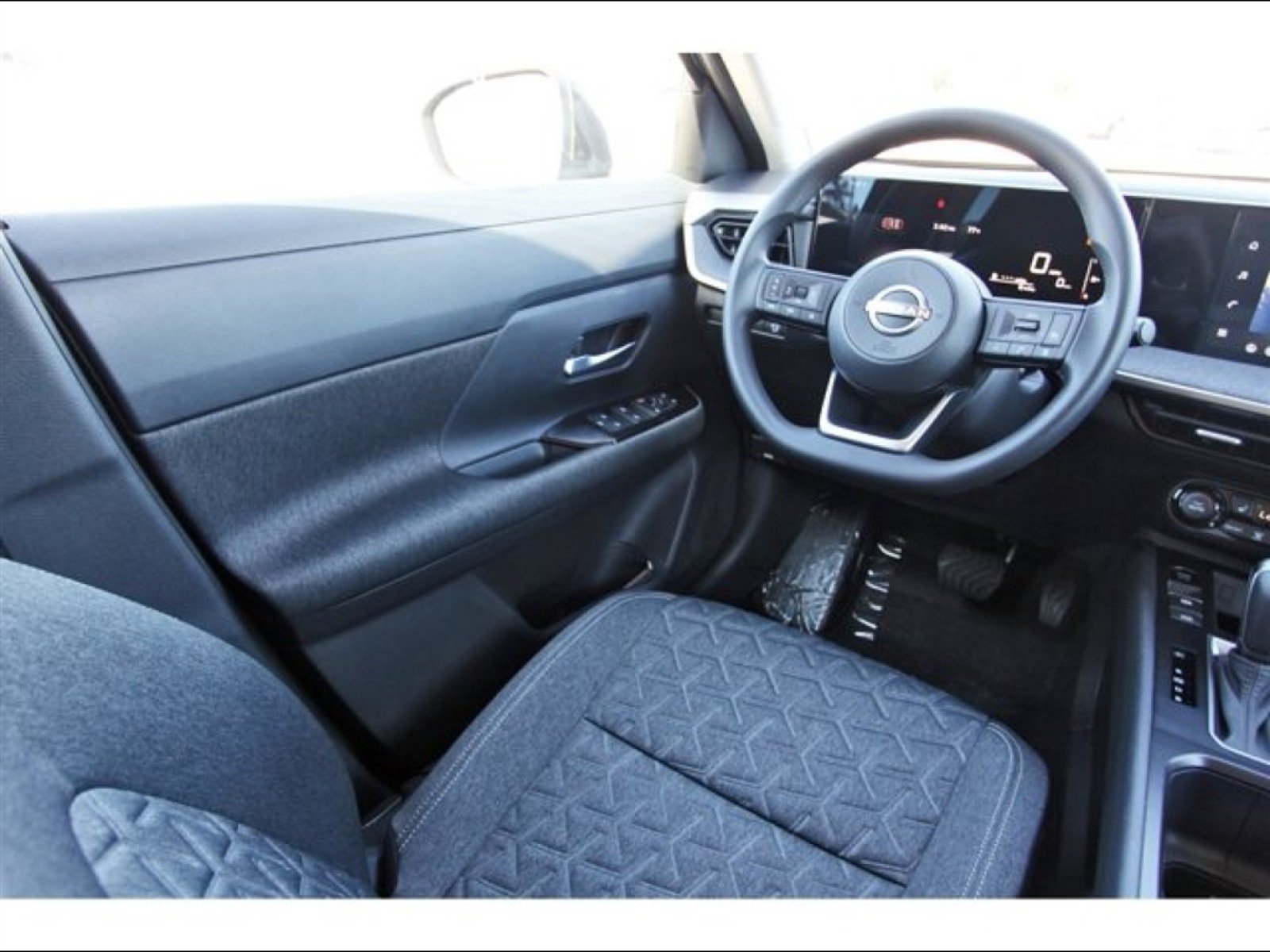 2026 Nissan Kicks SV - 8