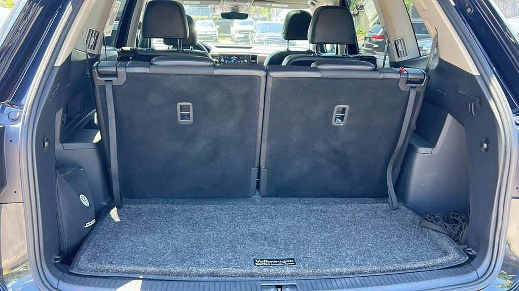 Used 2018 Black Volkswagen SEL Premium image 23
