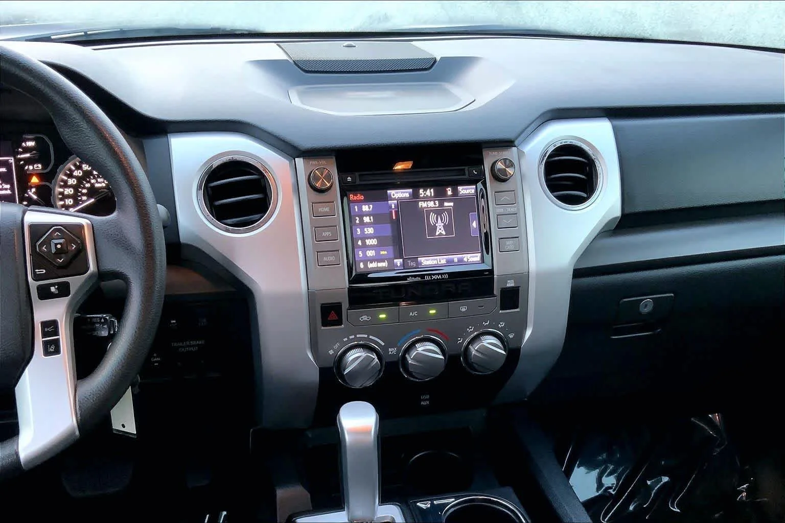 Used 2019 Midnight Black Metallic Toyota SR5 image 7