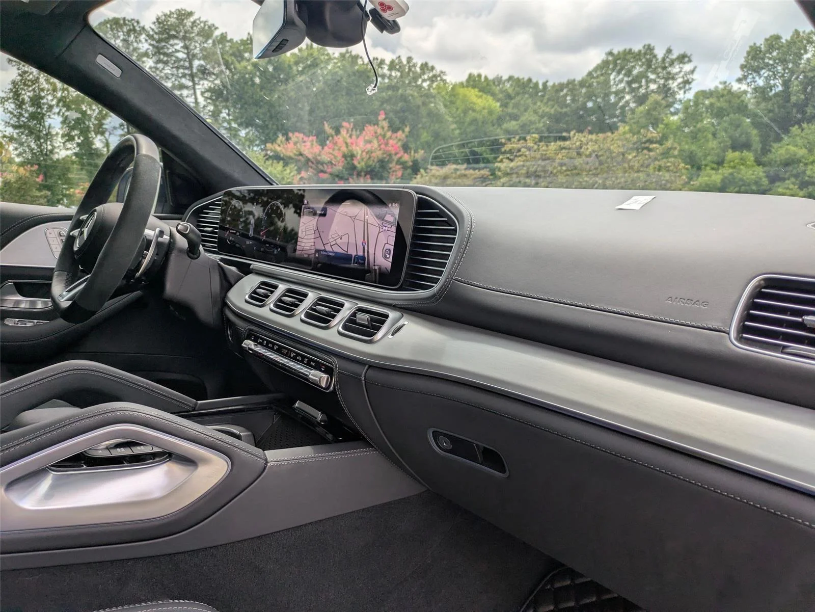 Used 2025 Obsidian Black Metallic Mercedes-Benz AMG® GLE 63 S image 38