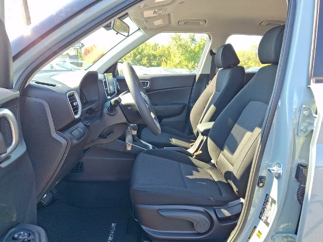 New 2026 Green Hyundai SE image 9