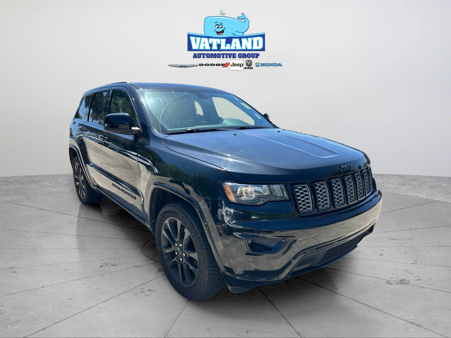 Used 2018 Diamond Black Jeep Altitude image 22