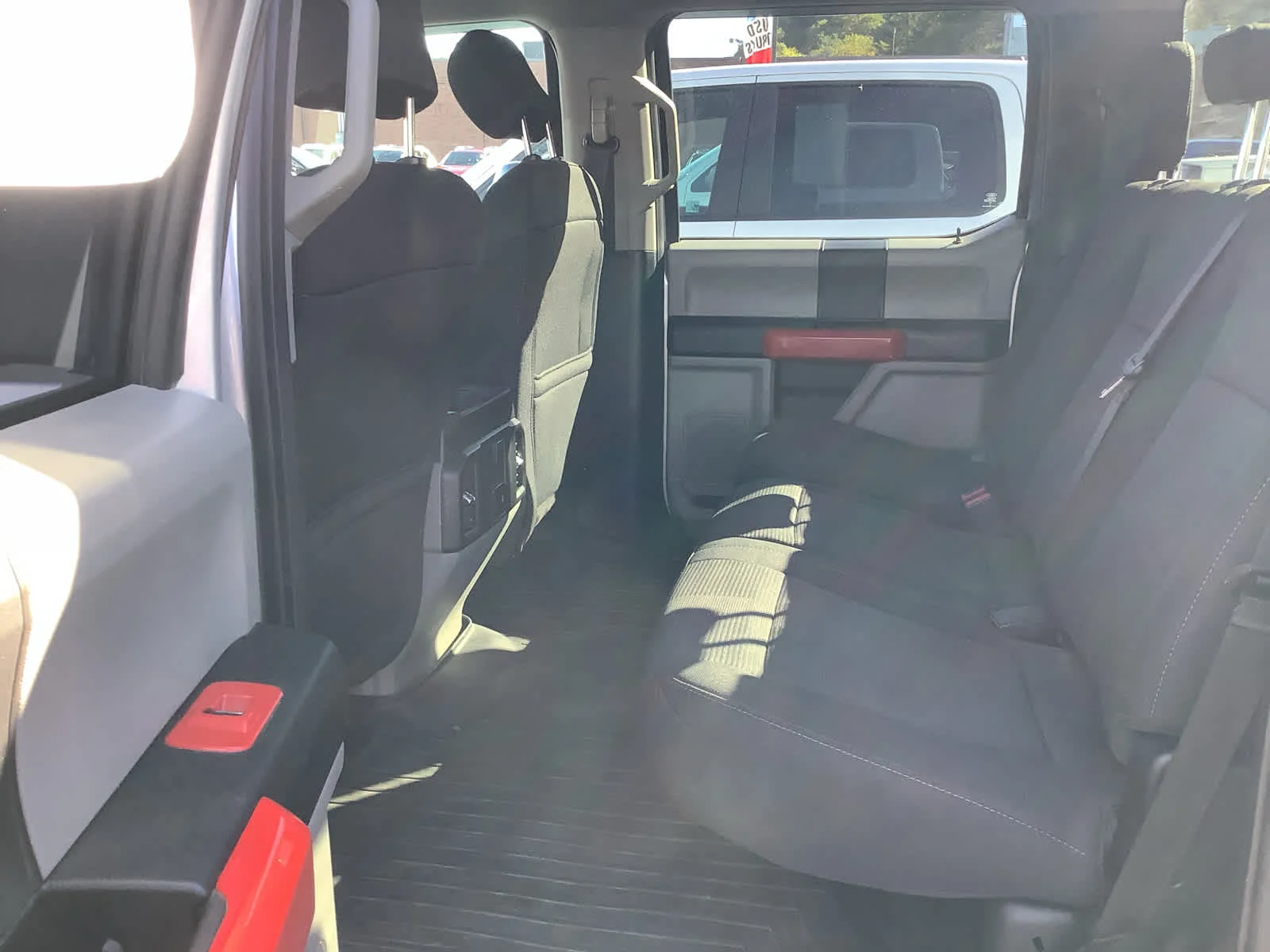 Used 2018 Ingot Silver Metallic Ford XL image 8