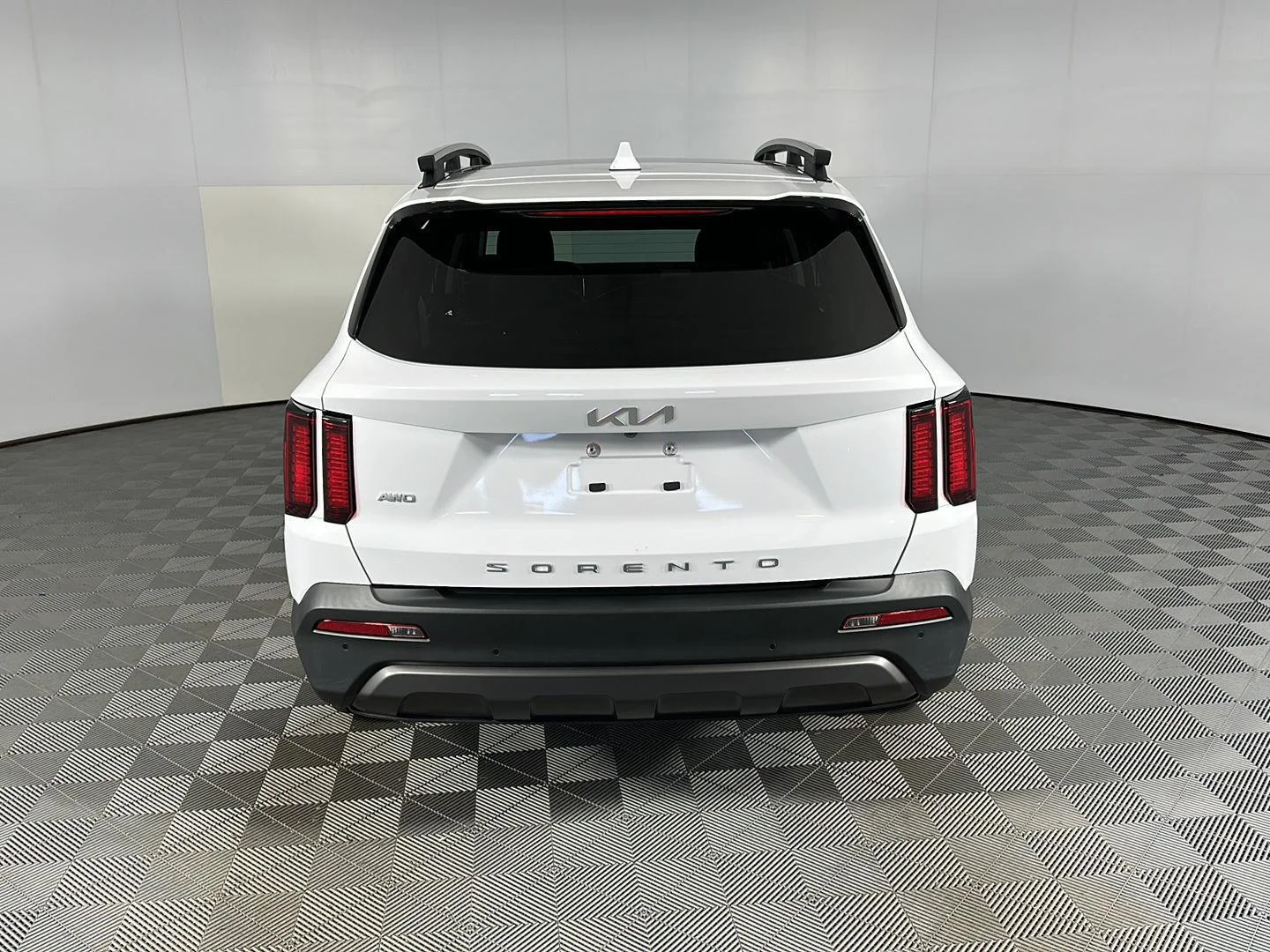 Used 2022 Glacial White Pearl Kia  image 10
