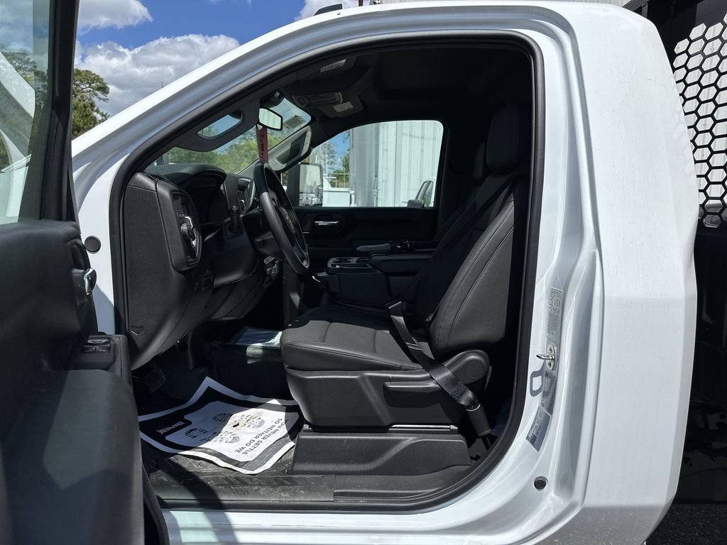 New 2026 Summit White Chevrolet Work Truck image 18