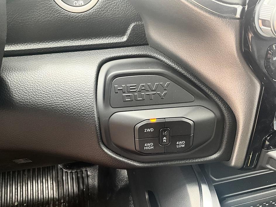 New 2026 Ceramic Gray Clear-Coat Exterior Paint RAM Laramie image 19
