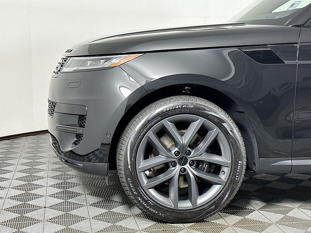 New 2026 Santorini Black Land Rover SE image 9