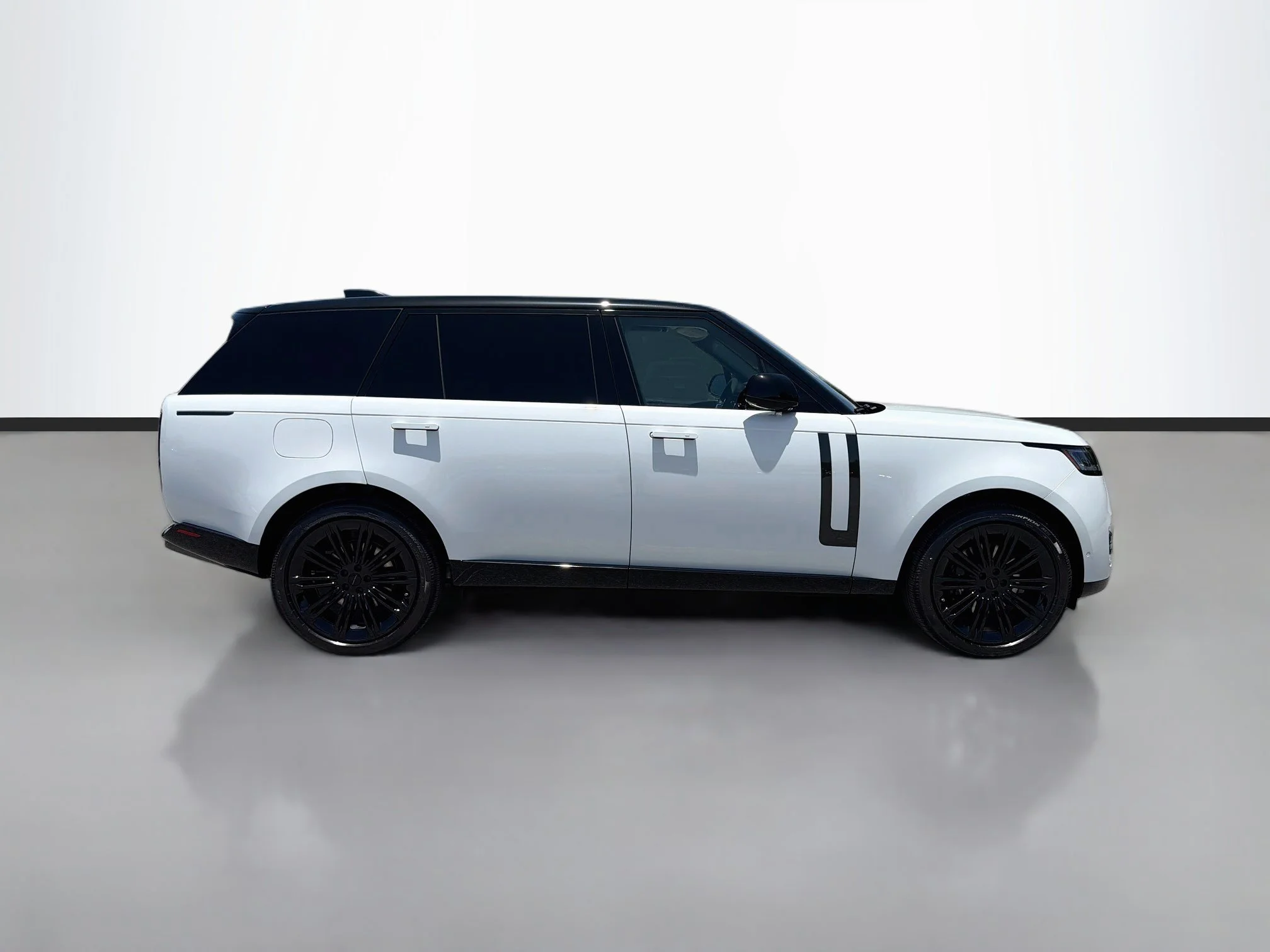 New 2026 Fuji White Land Rover SE image 6