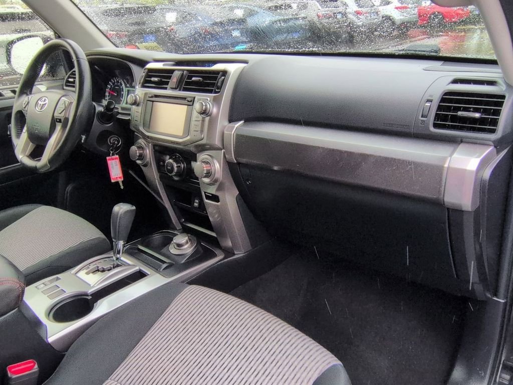 Used 2016 Midnight Black Metallic Toyota SR5 image 29
