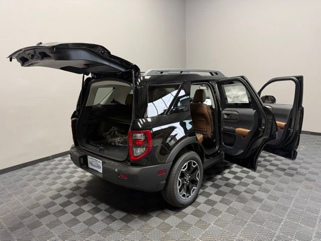New 2026 Shadow Black Ford Outer Banks® image 27