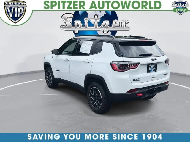 Used 2025 White Jeep Trailhawk image 12