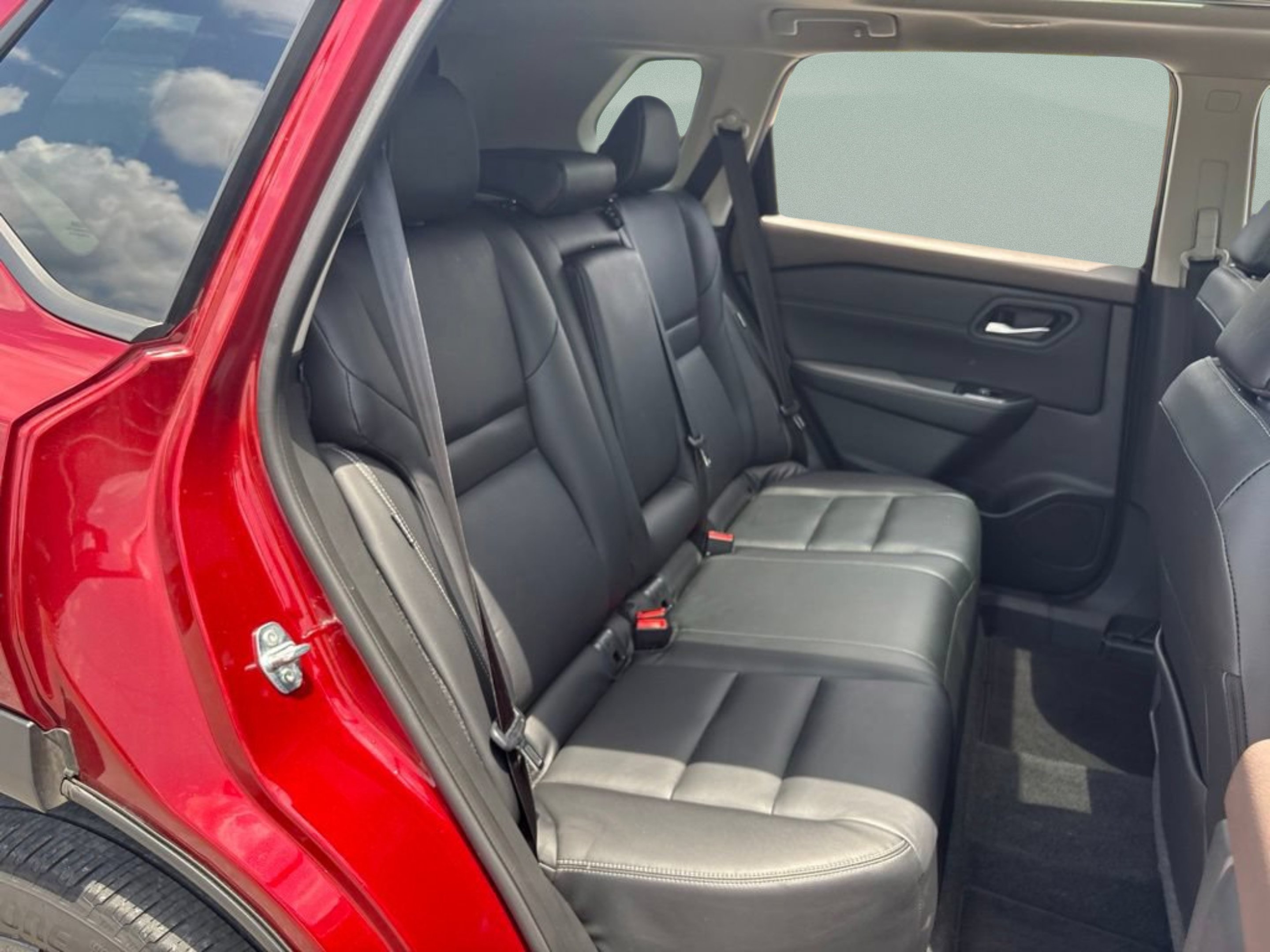 Used 2023 Scarlet Ember Tintcoat Nissan SL image 29