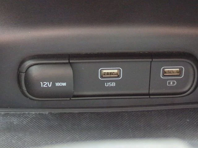 Used 2023 Wolf Gray Kia GT-Line image 21