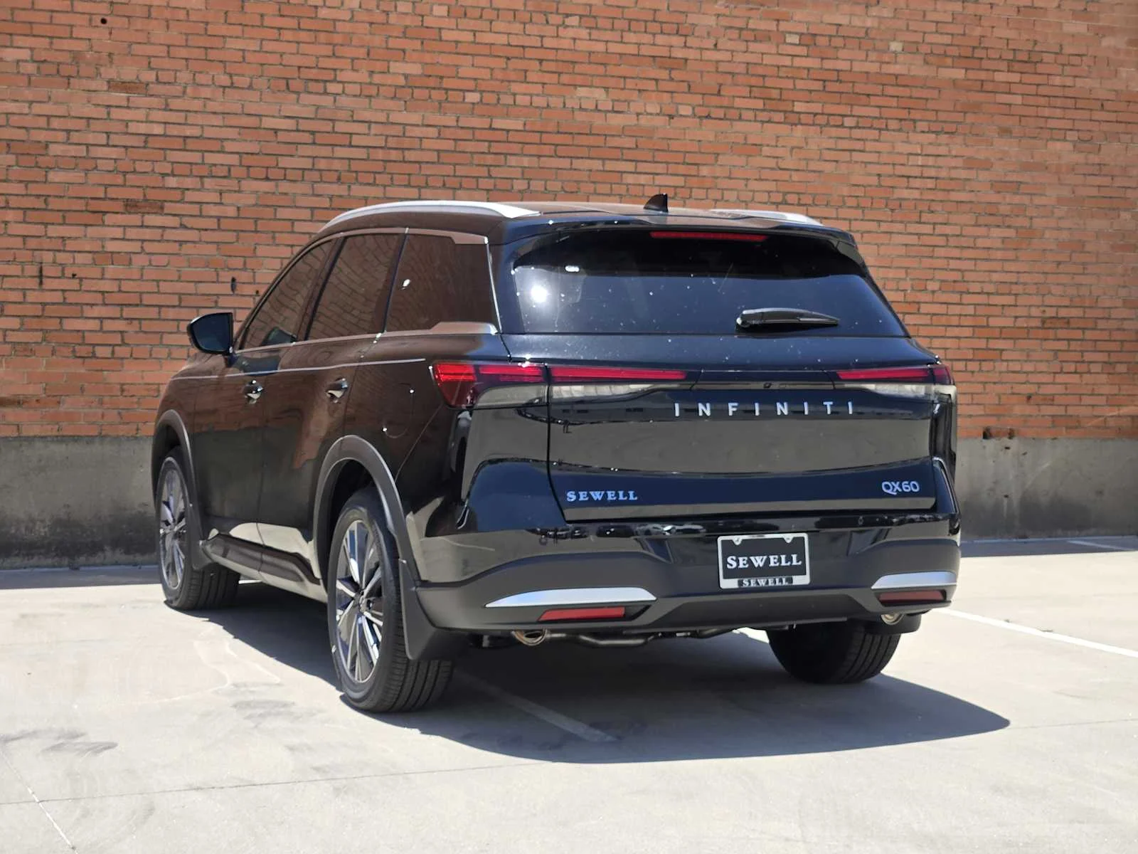 New 2027 MINERAL BLACK INFINITI LUXE image 3