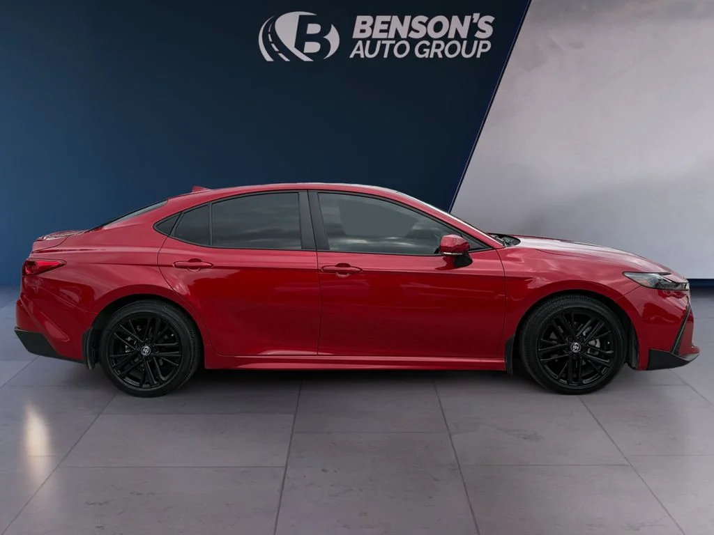 2025 Toyota Camry SE - Photo 6