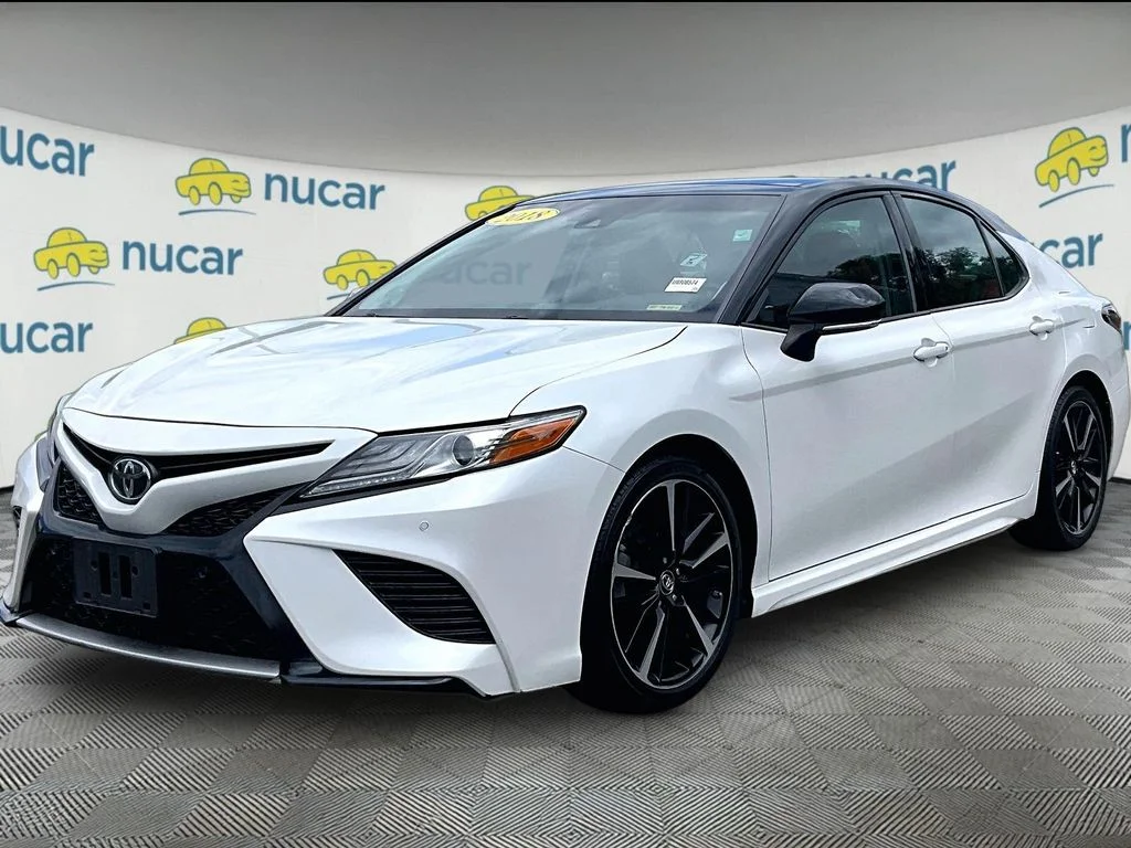 Used 2018 Black Toyota XSE V6 image 3