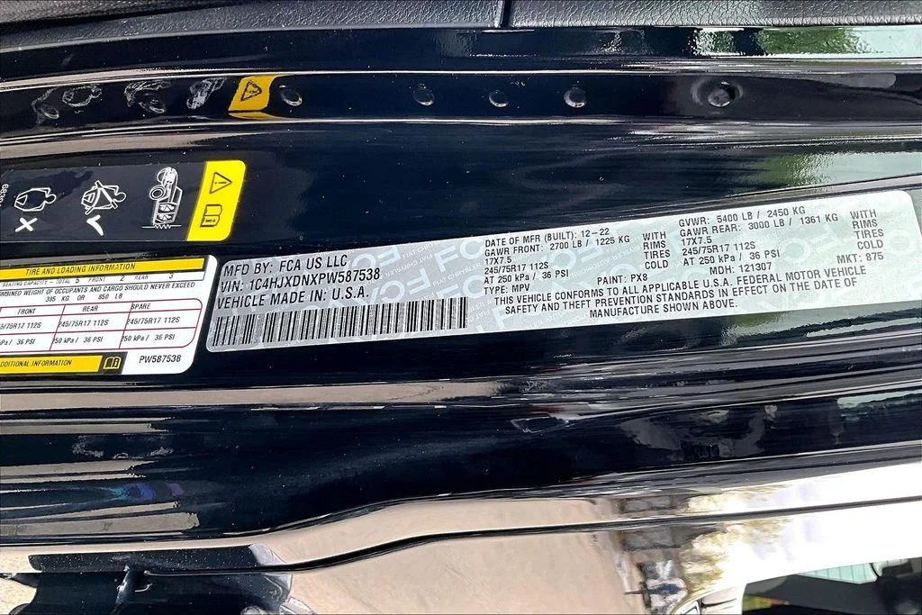 Used 2023 Black Jeep Sport S image 19