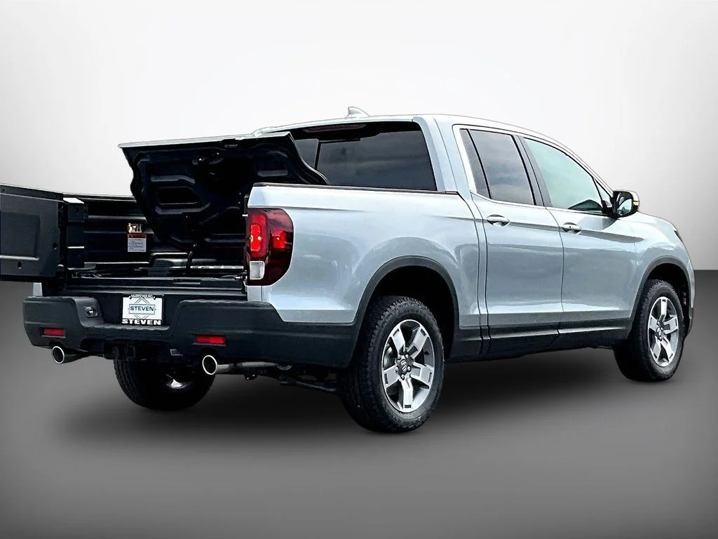New 2026 Solar Silver Metallic Honda RTL image 6
