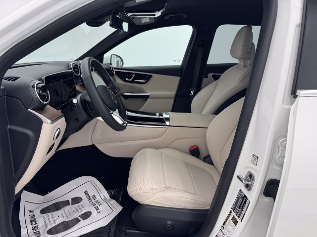 Certified Used 2026 Polar White Mercedes-Benz GLC 300 image 19
