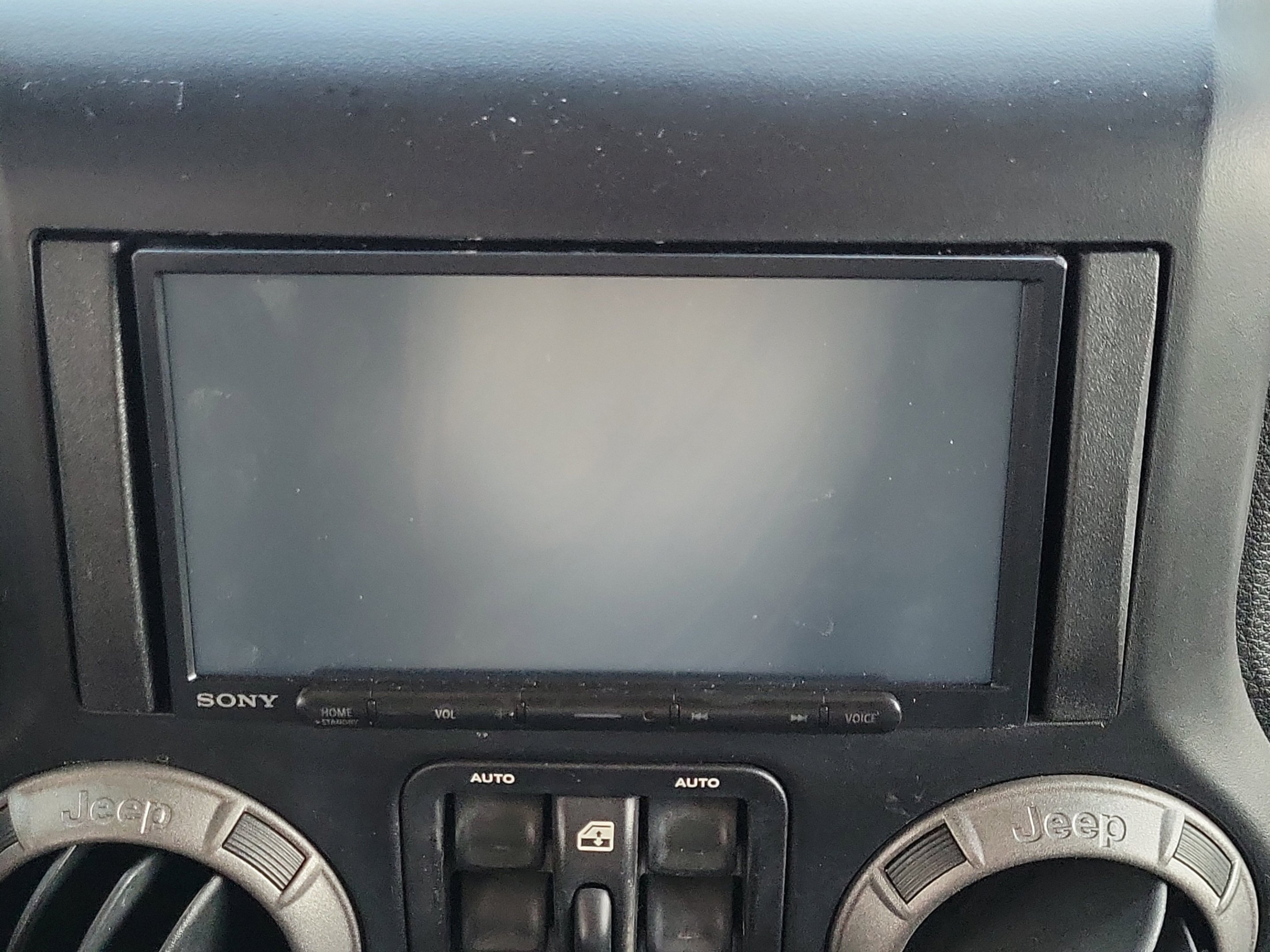Used 2011 Black ClearCoat Jeep Unlimited Sport image 18