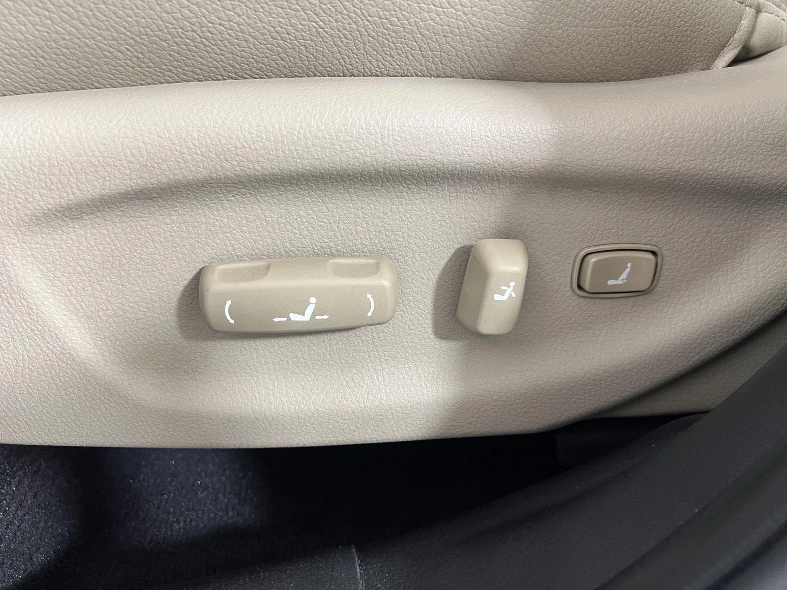 Used 2015 Snow White Pearl Kia EX image 7