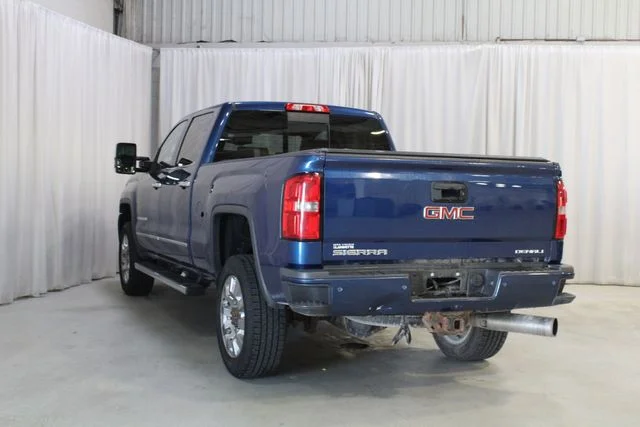 Used 2015 Blue GMC Denali image 23