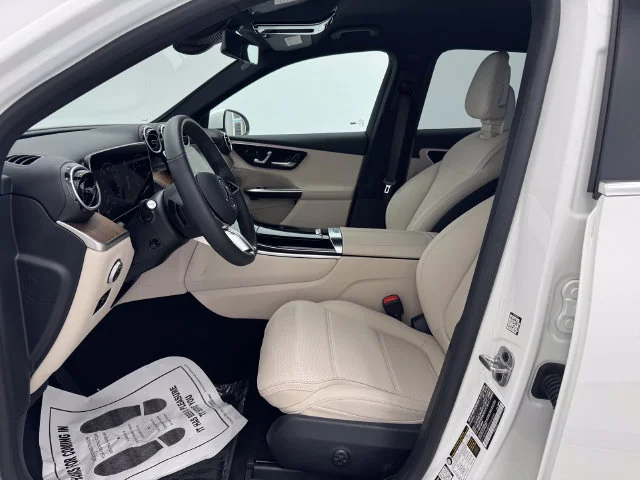 Certified Used 2026 Polar White Mercedes-Benz GLC 300 image 19