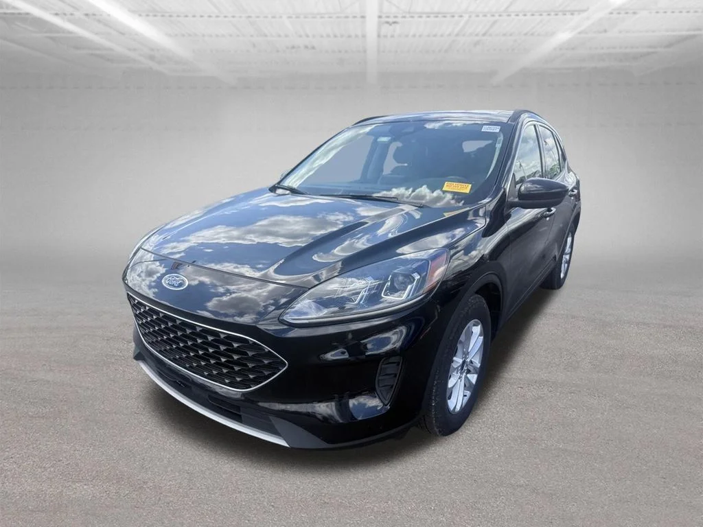Used 2020 Black Ford SE image 12