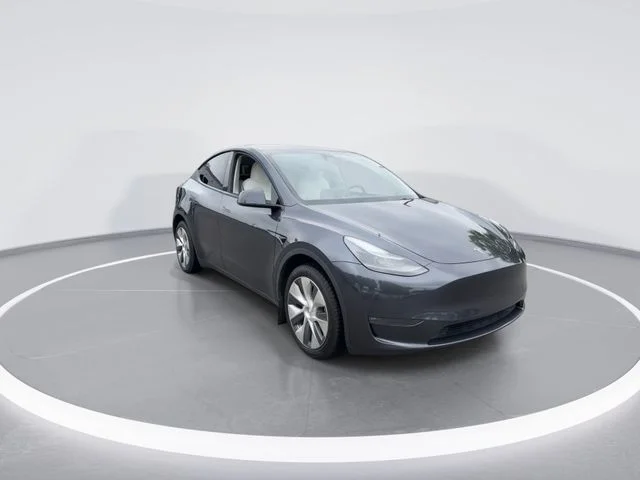 Used 2024  Tesla Long Range image 2