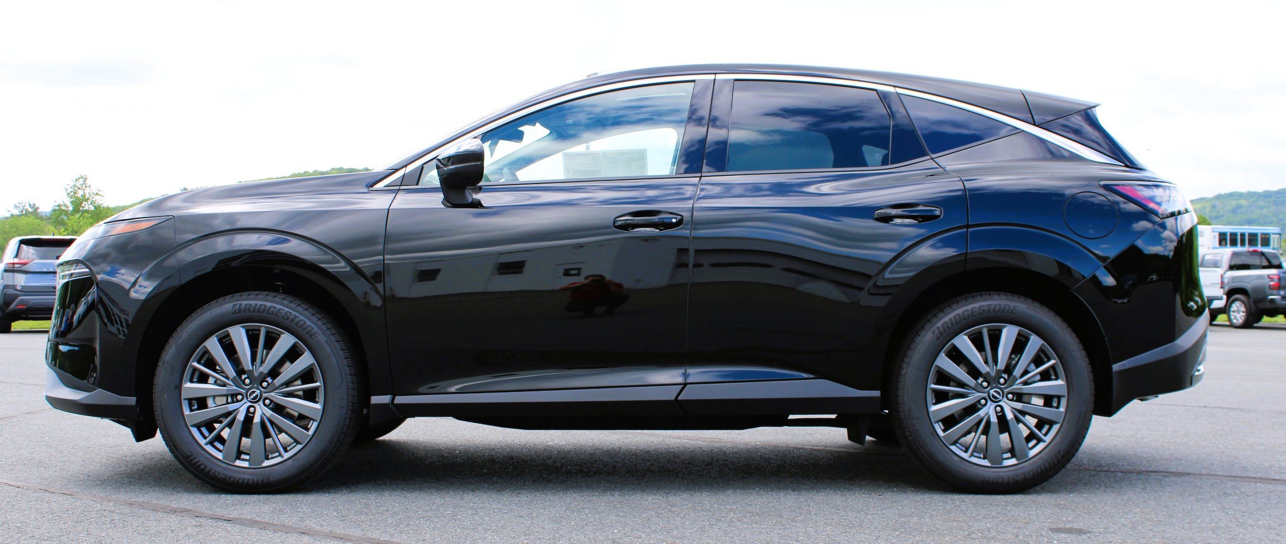 New 2026 Super Black Nissan SL image 13