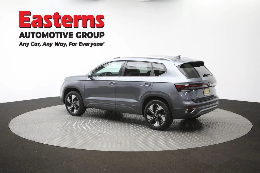 Used 2025 Gray Volkswagen 1.5T SE image 61