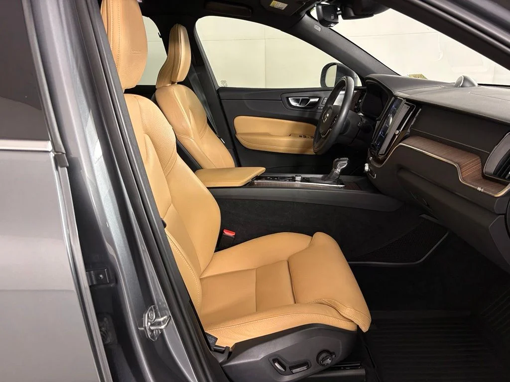 Used 2020 Gray Volvo T6 Inscription image 40