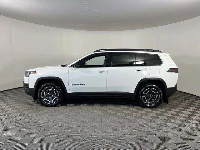 Used 2026 White Jeep Laredo image 4