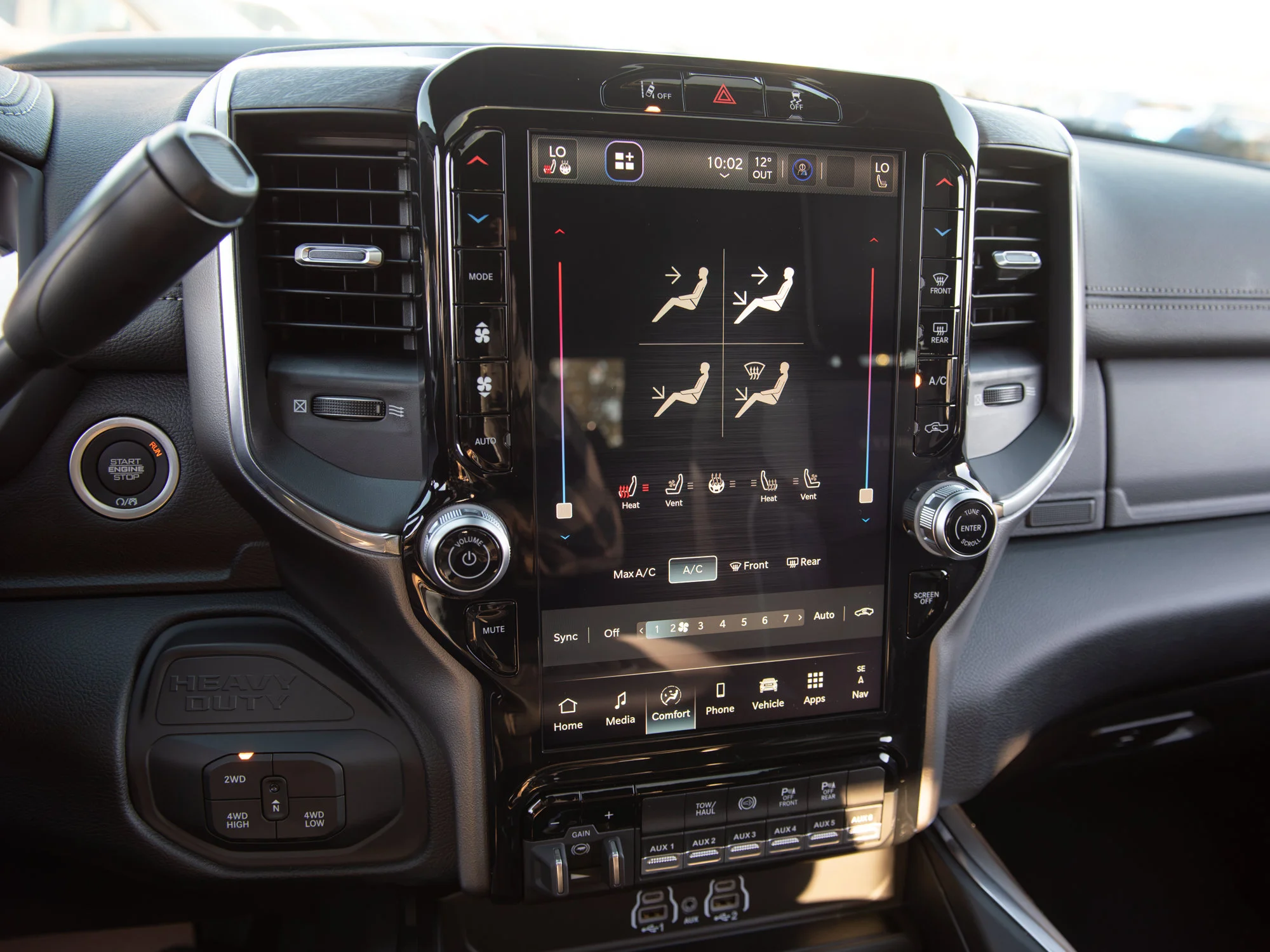 New 2027 Black RAM Laramie Night* Mega Cab 4x4, Sunroof, Heated Leather, 5th Wheel Prep image 21