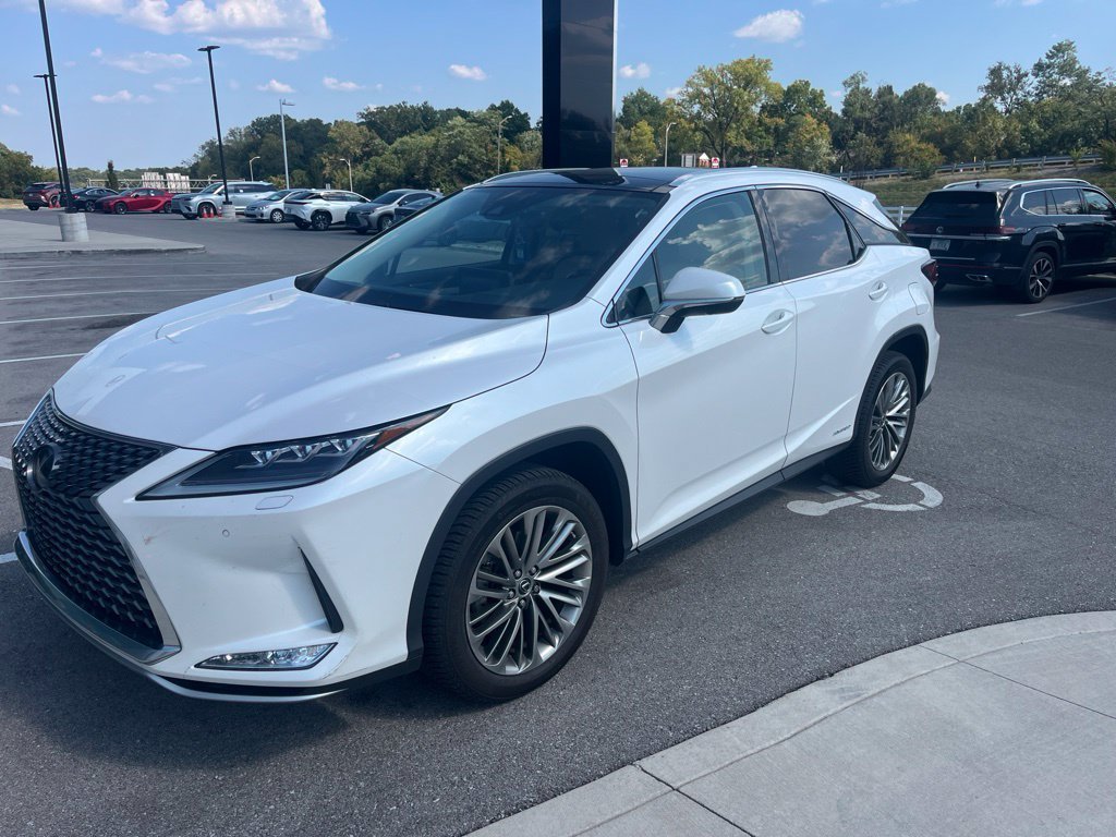 Used 2021 Eminent White Pearl Lexus 450h image 4
