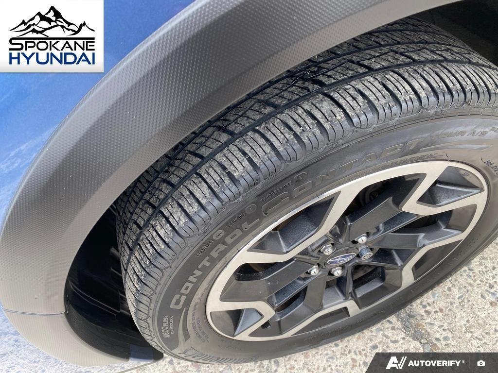 Used 2016 Quartz Blue Pearl Subaru Limited image 10