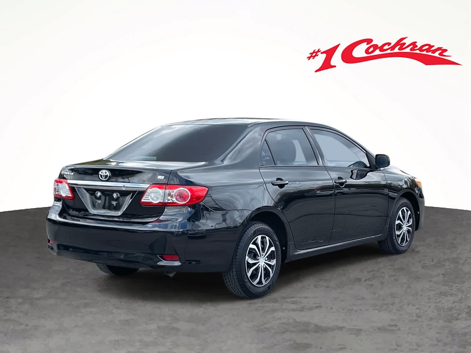 2011 Toyota Corolla LE photo 3