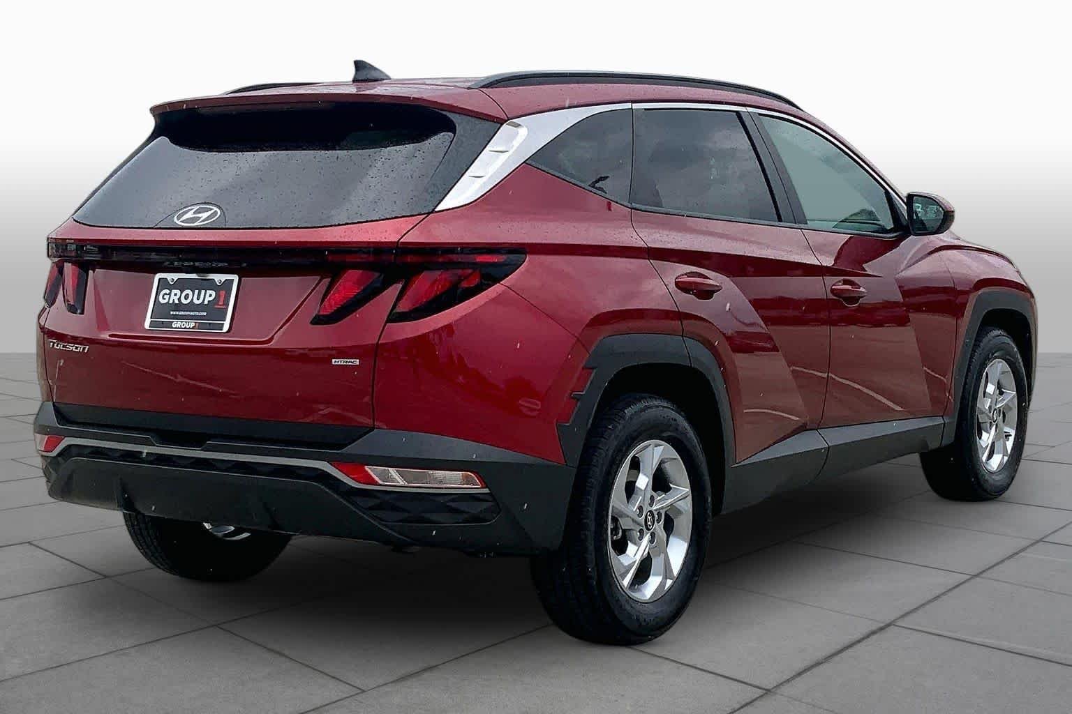 Used 2024 Ultimate Red Hyundai SEL image 13