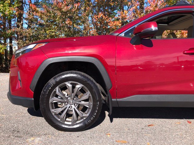 Used 2024 Pearl Toyota XLE Premium image 38