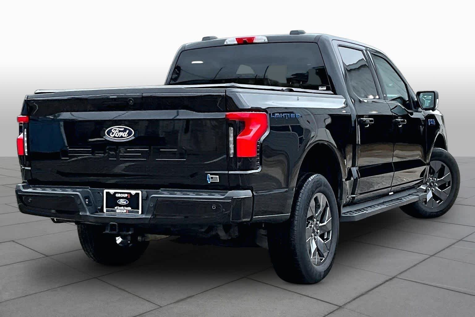 Used 2025 Agate Black Metallic Ford Flash image 12
