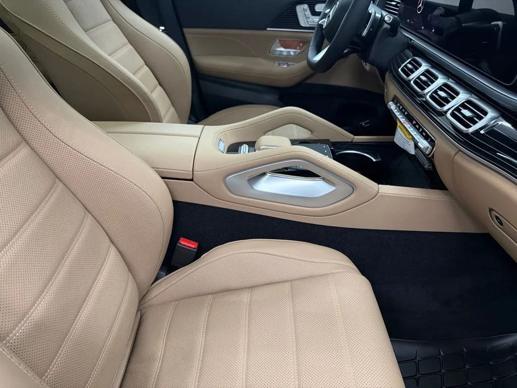 New 2026 Black Mercedes-Benz GLS 450 image 30
