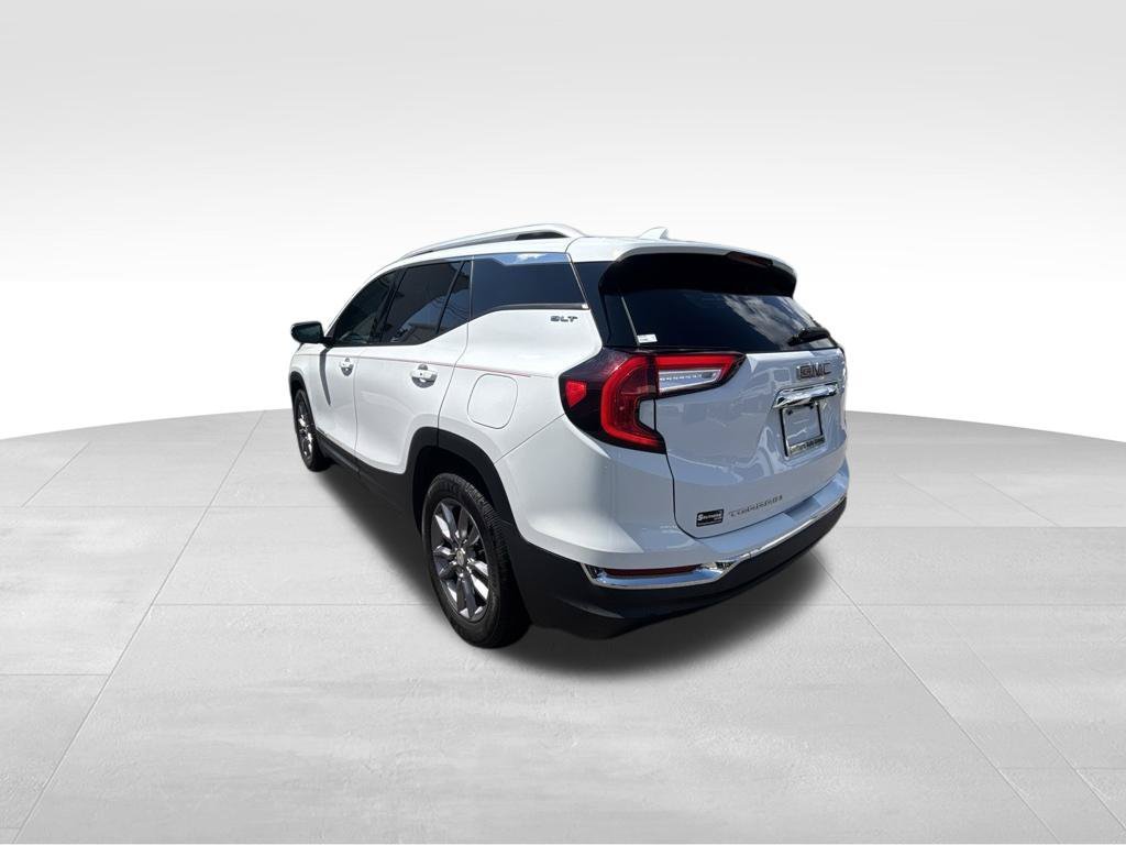Used 2023 White GMC SLT image 3