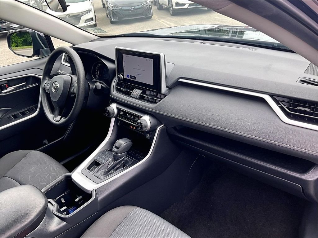 Used 2025  Toyota XLE image 14